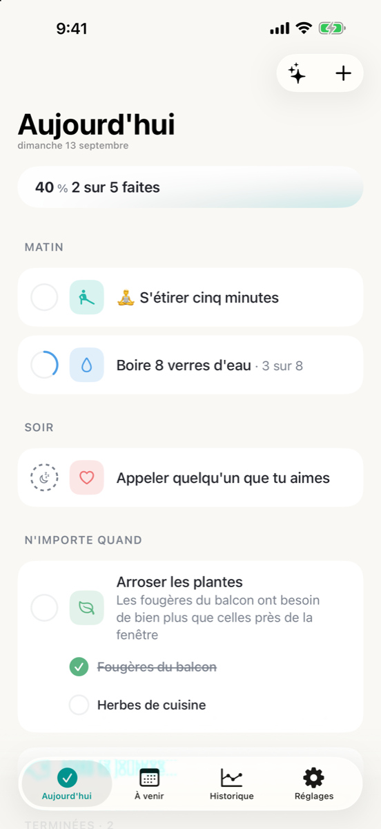 L'écran Aujourd'hui de Consten. Une carte de progression indique 40 %, 2 sur 5 faites, au-dessus de tâches regroupées sous Matin, Soir et N'importe quand. Une tâche compte des verres d'eau et en est à 3 sur 8, une autre est un jour de repos, et une autre a deux sous-tâches dont la première est cochée.